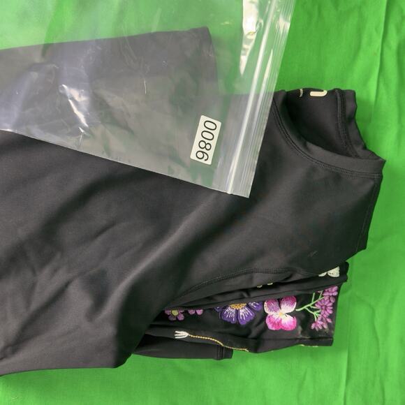 Urban Savage Women’s Longsleeve T-Shirt Floral Print Black Size Large - Picture 7 of 7